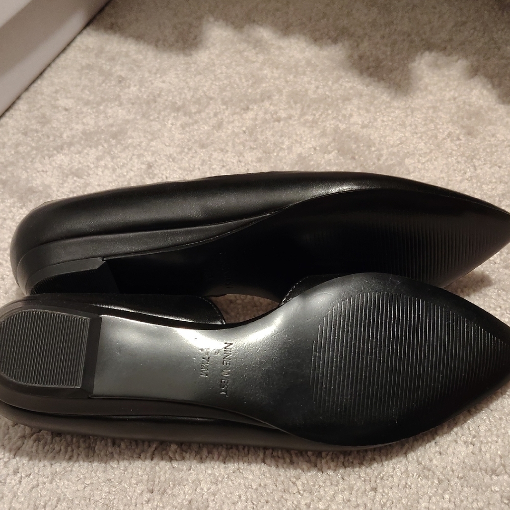 Nine West Black Pointed Flats - Picture 4 of 5